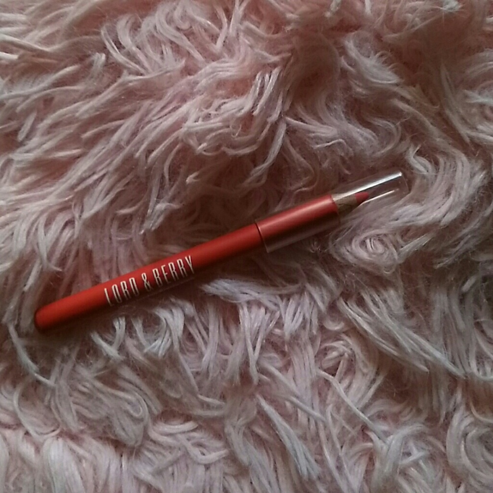 NEW* Lord & Berry Lip Liner in color Mandarin